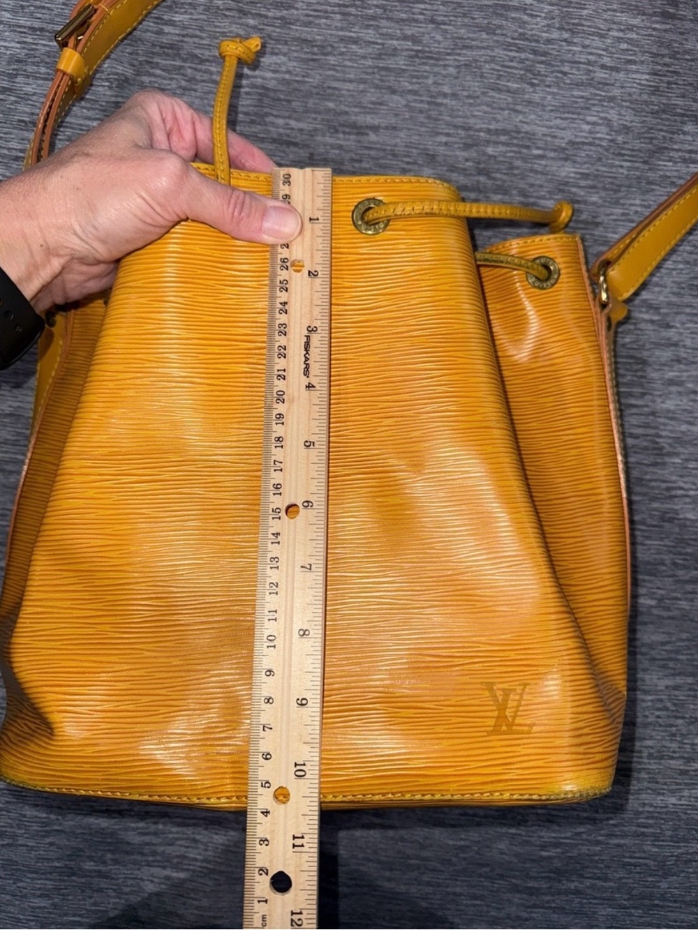 $749 LOUIS VUITTON - Picture 12 of 16